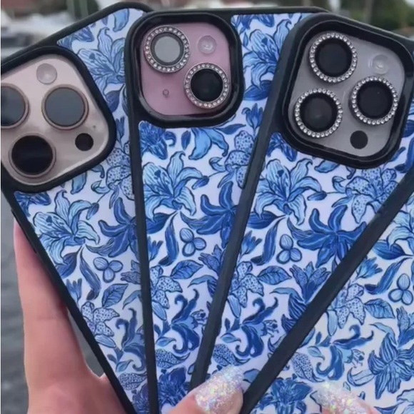 💙 CaseOn MagSafe Phone Case – Blue & White Floral Chinoiserie Vibe - Picture 2 of 2